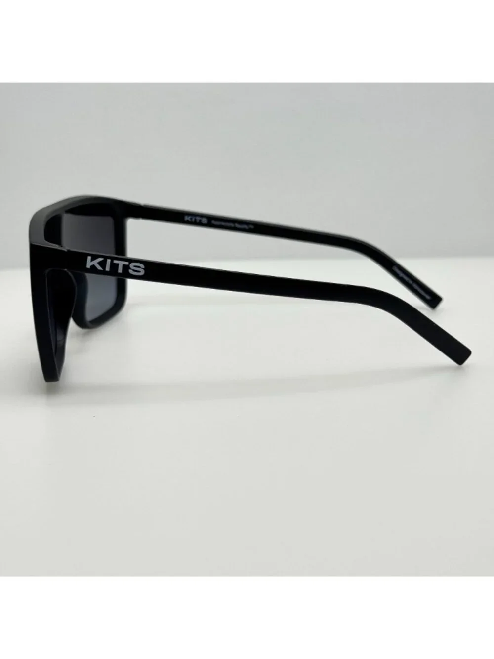 Kits Sunglasses Chase KB02 138-145 Black B